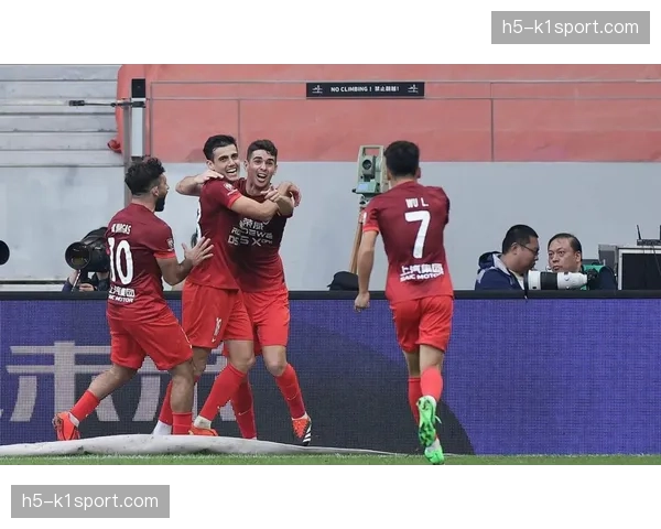 镜头追踪:尼斯一次由守转攻,全程历经24次传递,球员总跑动距离超过500米