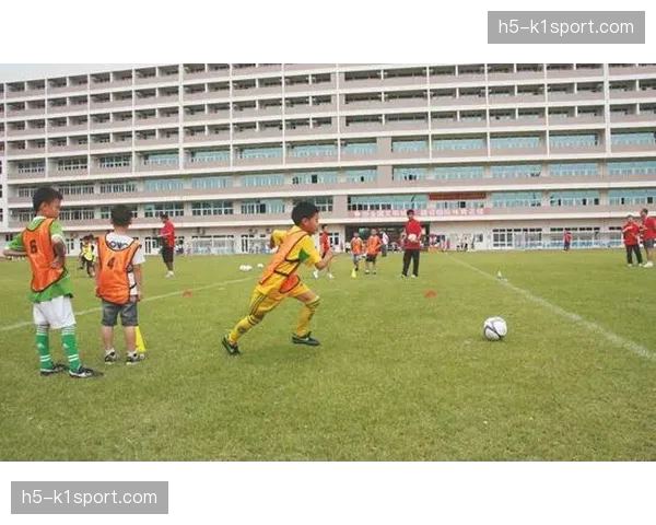 西甲联盟与教育部合作项目“足球进课堂”在四月联赛期间持续推进