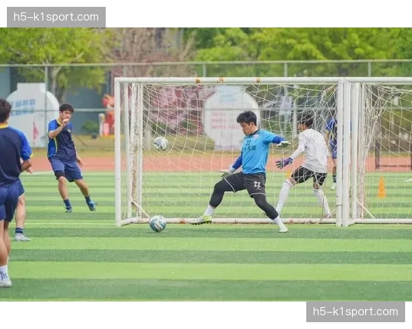闽超联赛采用省级统筹、市级组队、县区选拔模式，营造全民足球氛围